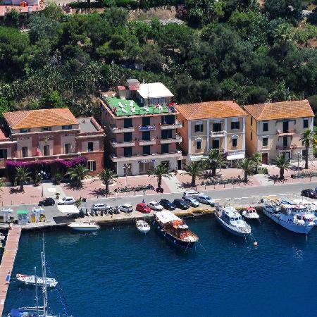 Hotel Belmare Porto Azzurro Extérieur photo